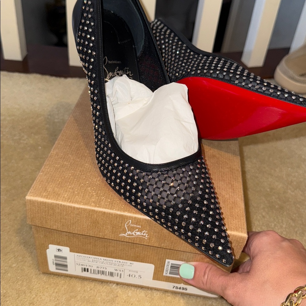 NWT LOuboutin pump size 40.5